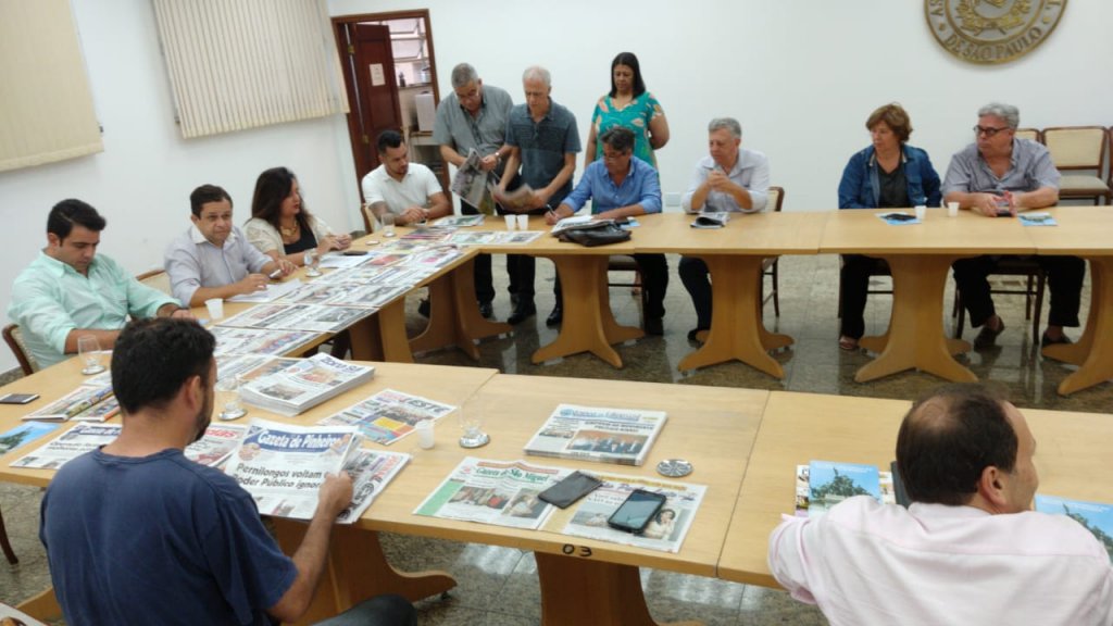 Jornais de bairro debatem projetos para ampliar alcance editorial e comercial